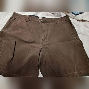 Mens Big and Tall Cargo Shorts waist 44. Dark brown